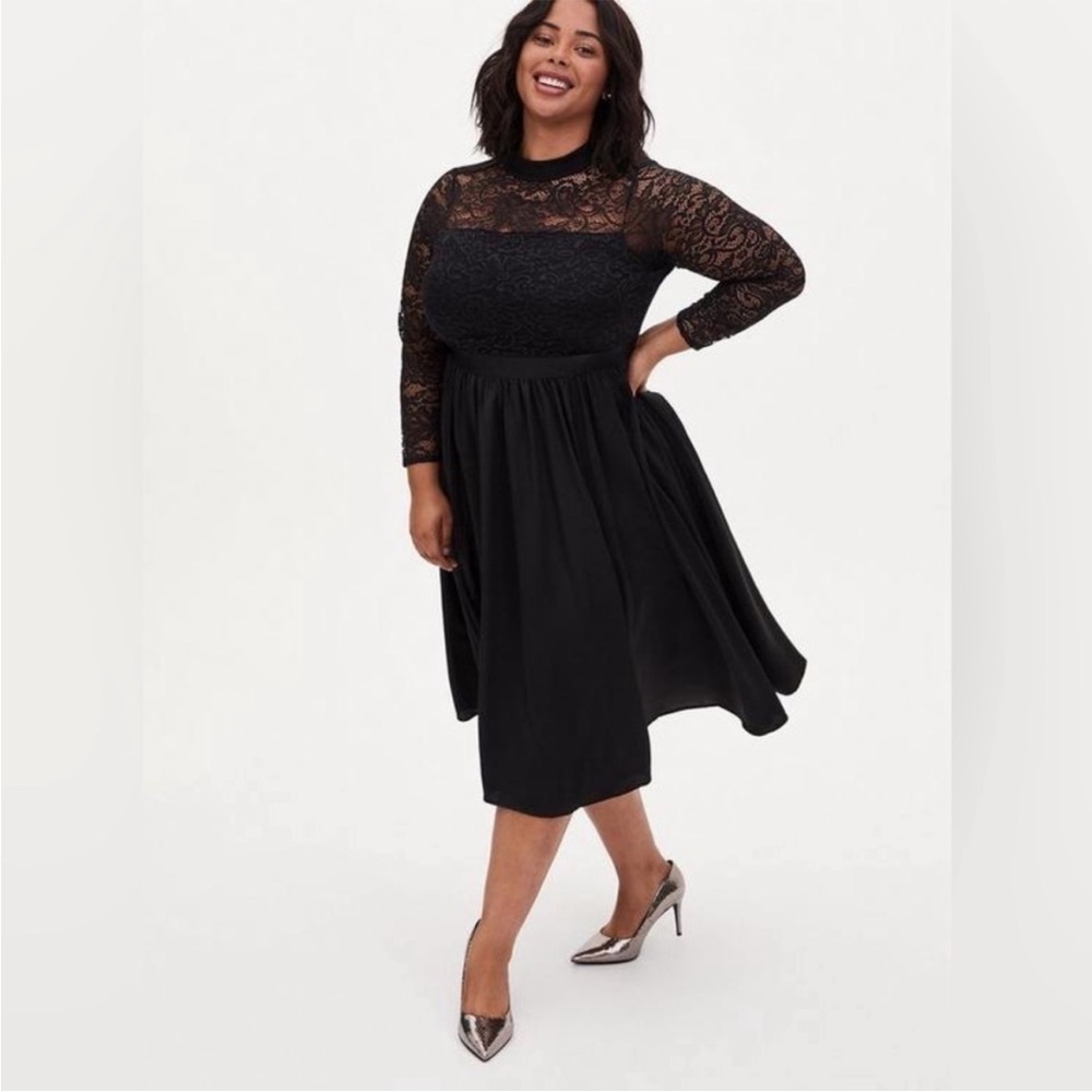 NWT Torrid Lace Long Sleeve Mock Neck Midi Dress Black size 24